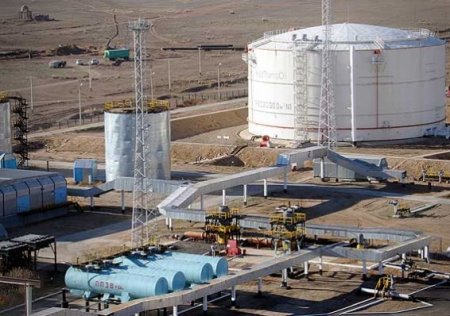 Казахстан не исключает падения цены на нефть до 40 долларов за баррель