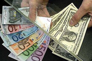 Банки в Беларуси будут продавать в обменниках всю купленную валюту