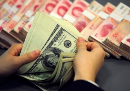 Доллар вновь превысил отметку 15 тыс. рублей